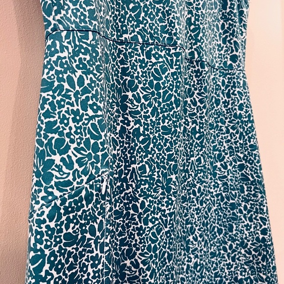 🔥L.L. Bean Women's Blue Patterned Dress🔥 - Picture 5 of 5